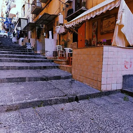 Hari דירה נאפולי